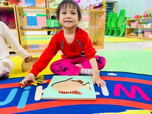 Giờ hoạt động Montessori - TRƯỜNG MẦM NON BÚP MĂNG NON