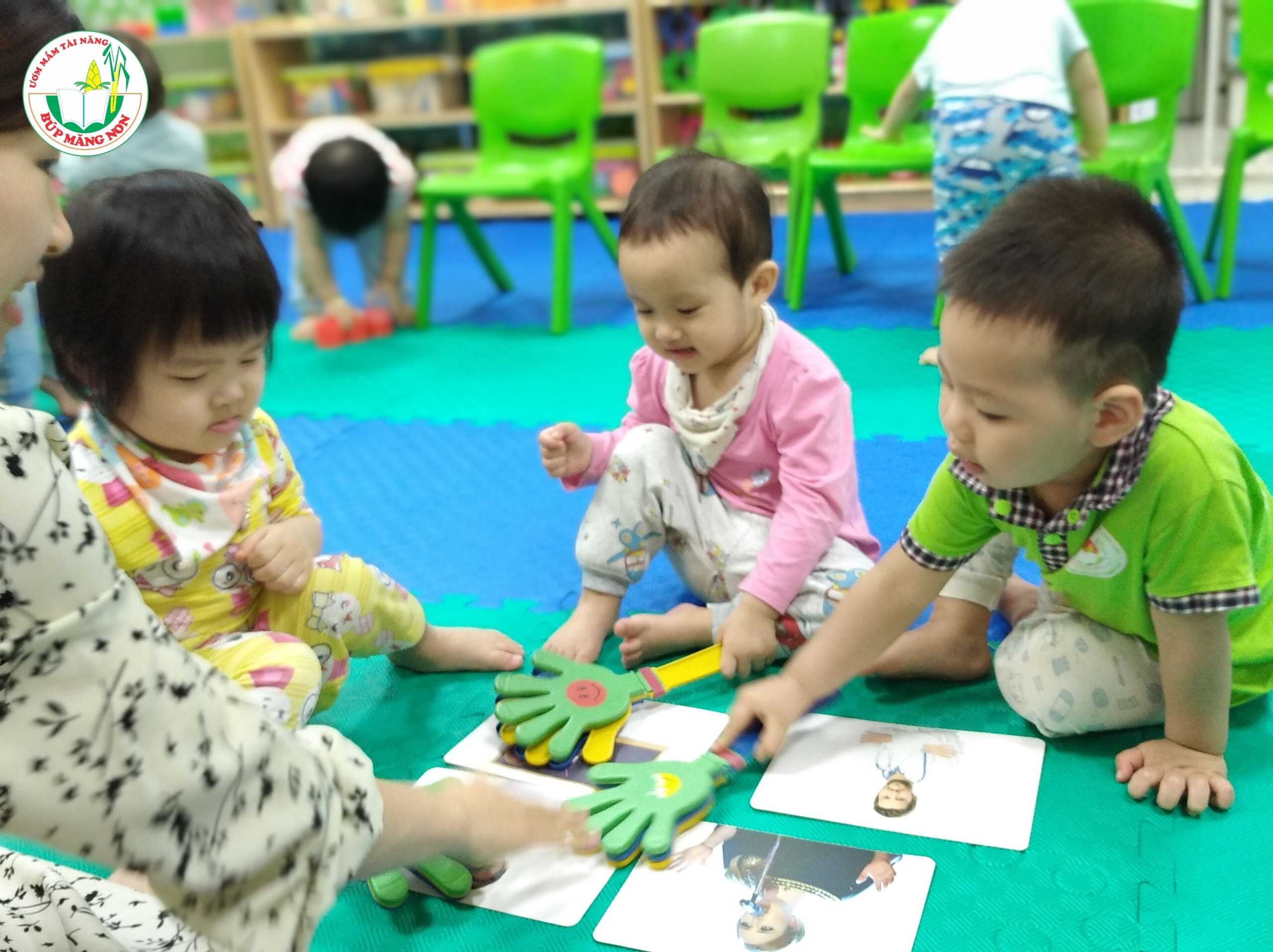 Giờ Học Tiếng Anh Của Các Con Lớp Baby - TRƯỜNG MẦM NON BÚP MĂNG NON