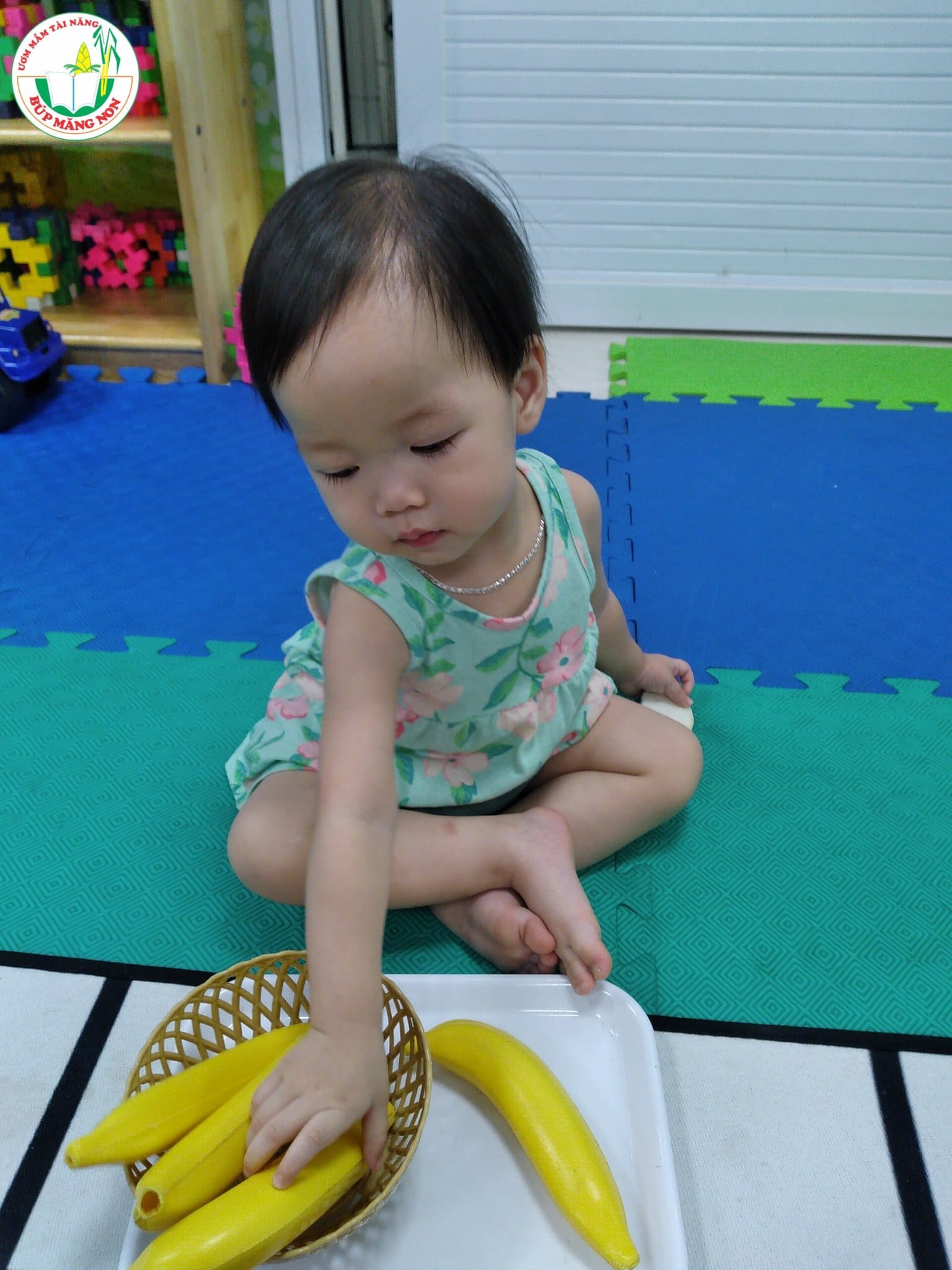 Hoạt Động Montessori Lớp Baby - TRƯỜNG MẦM NON BÚP MĂNG NON