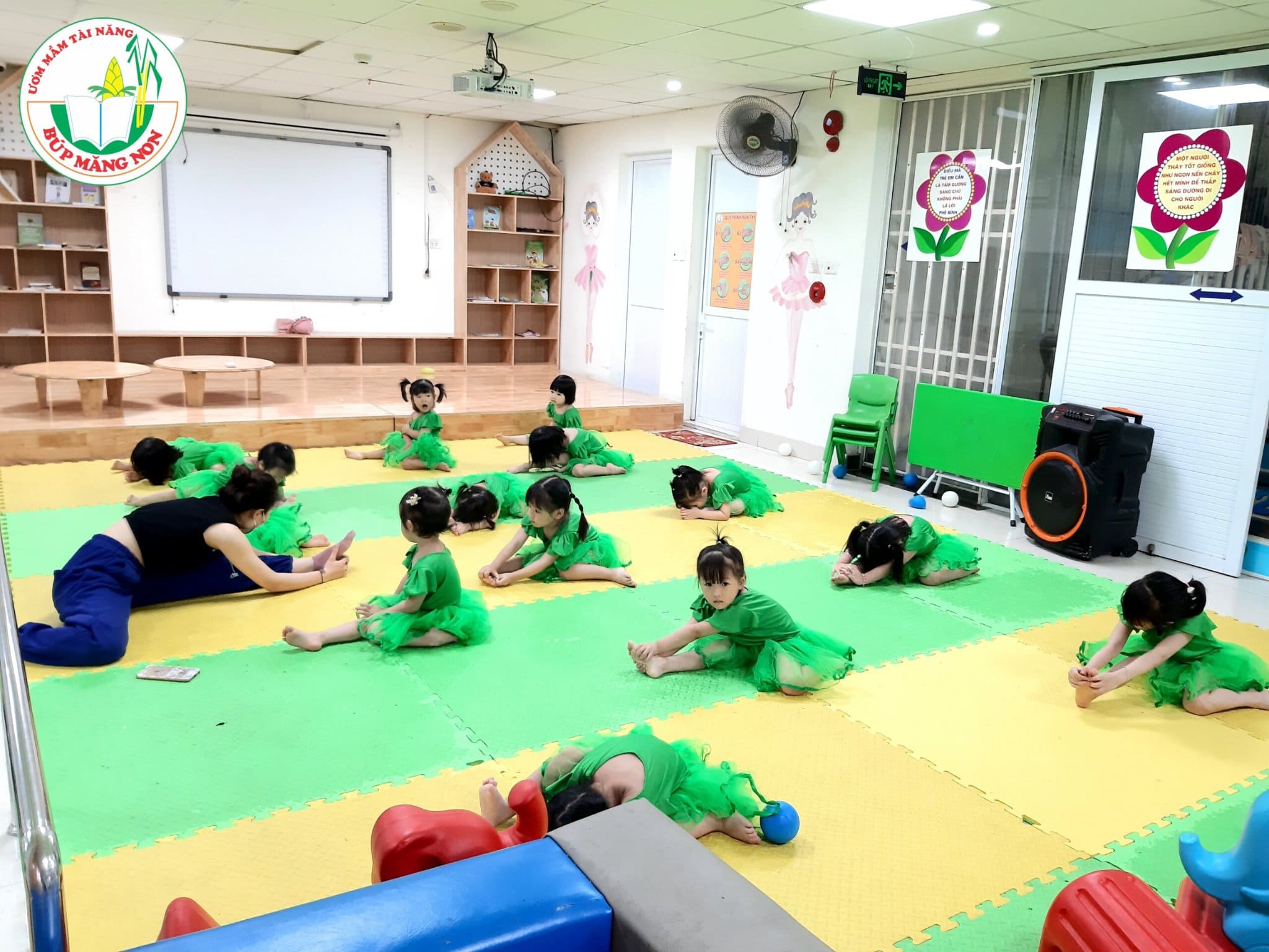 Giờ Học Múa lớp Kitty Và Lớp Panda - TRƯỜNG MẦM NON BÚP MĂNG NON